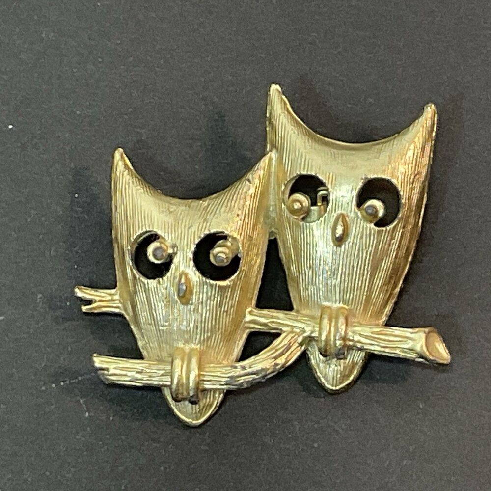 Vintage Pin Owl Pair On A Branch Gold Tone Mod 1970s Brooch *Shows Wear*